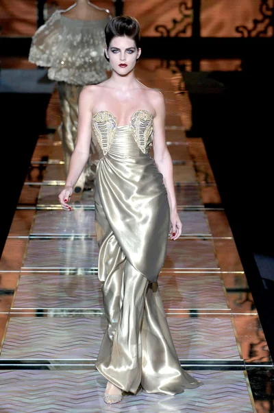 Look 32